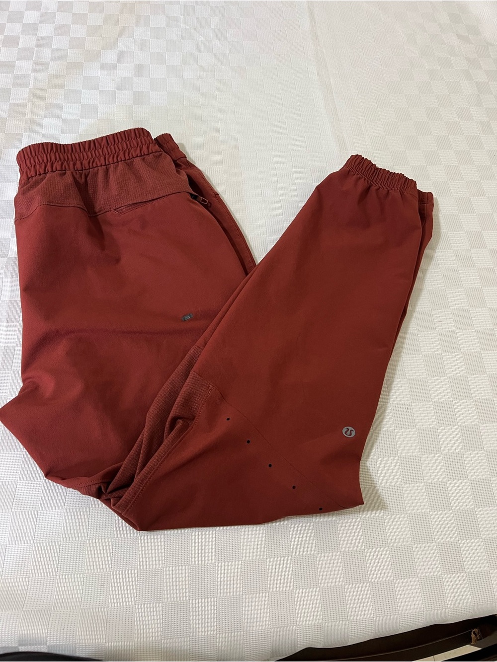 lululemon athletica Men's Rust Red Jogger Pants - Picture 4 of 5